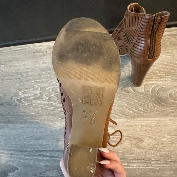 Brown Block Heeled Sandals - Picture 4 of 4